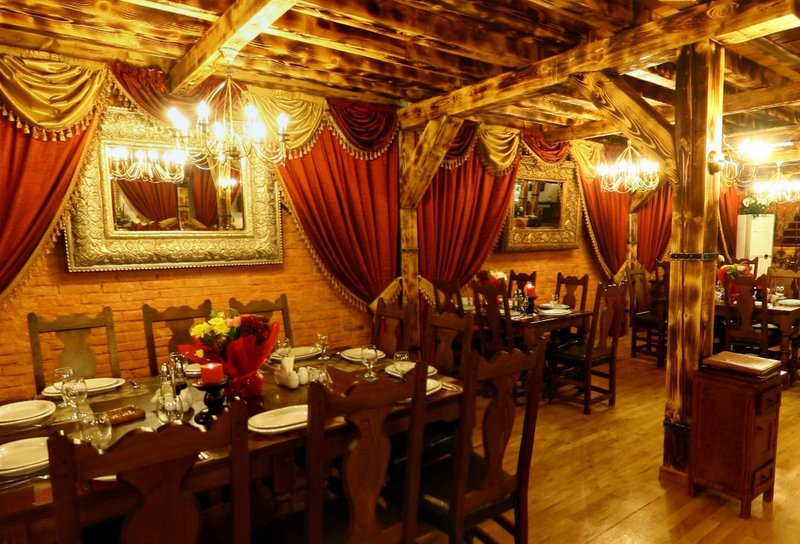 Hanul Voievozilor - Restaurant